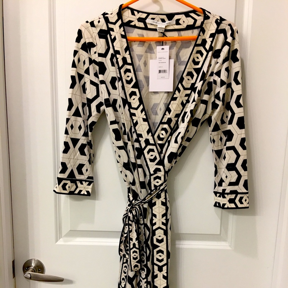NWT DVF Banded Julian wrap dress in Hex Maze Black 8 $425